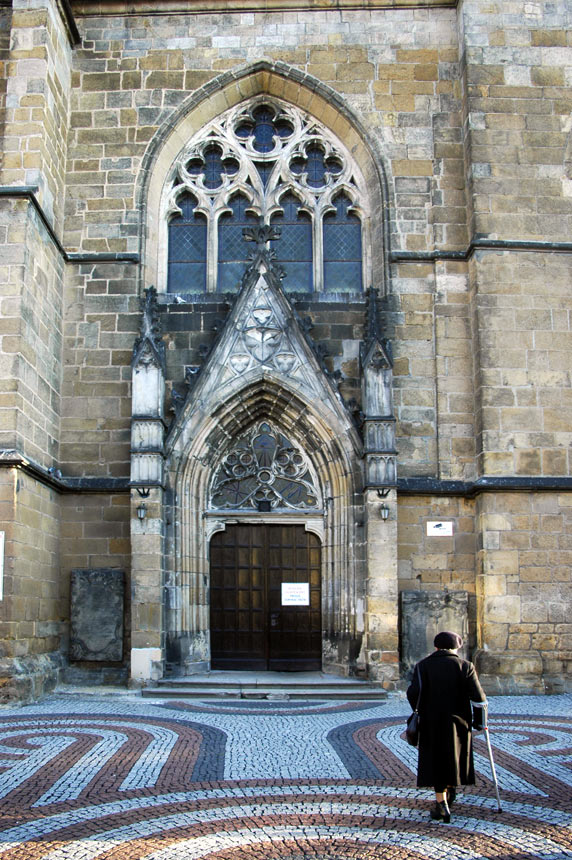 Gotycki portal w kościele w Złotoryi Gotycki portal w kościele w Złotoryi
